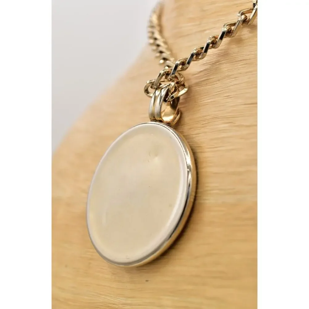 Vintage Elizabeth II Gratia Regina Pendant Necklace Gold Tone Chain Wood BinBD
